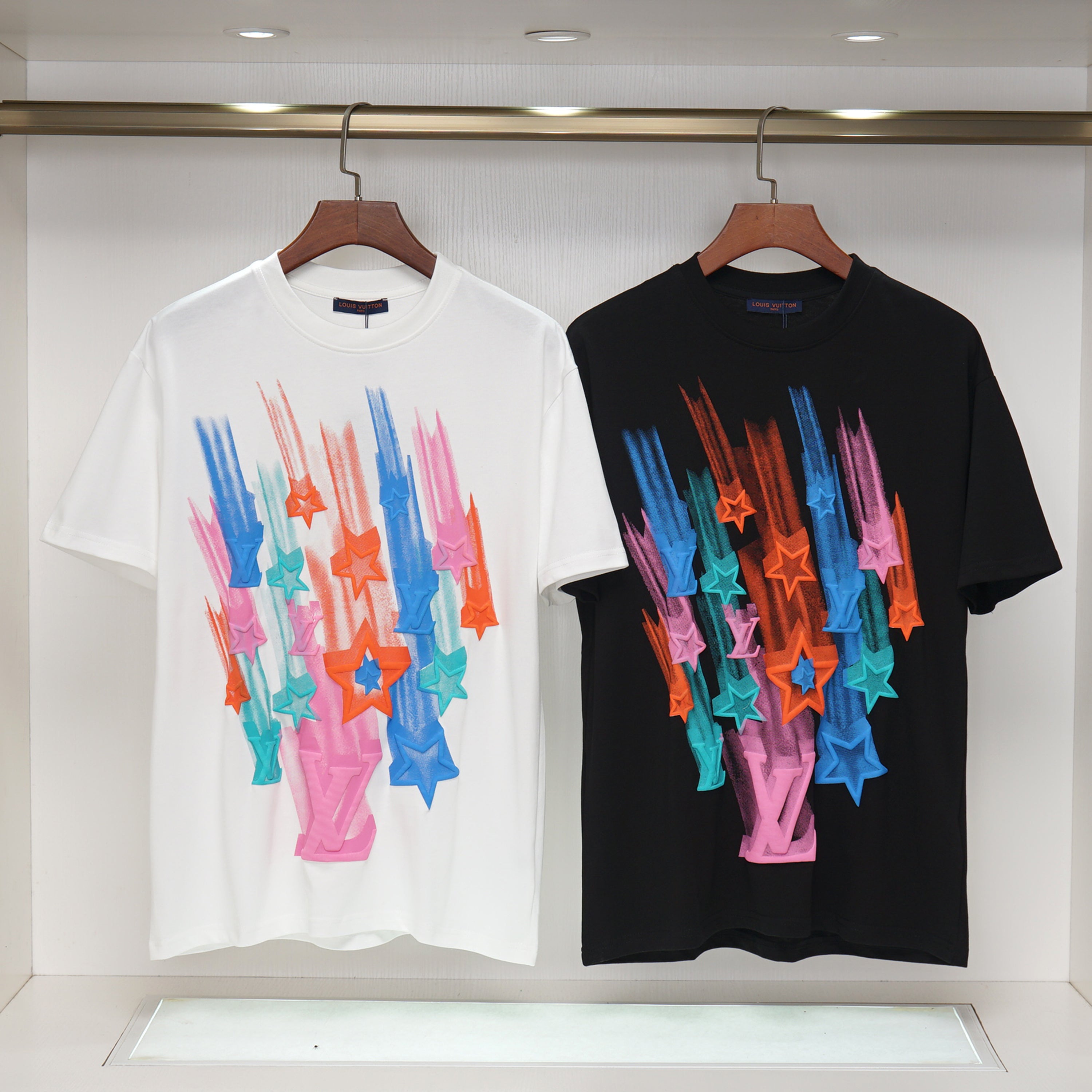 Tricou LV