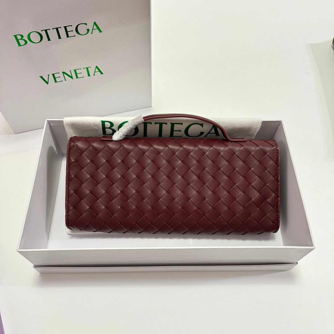 Botegga Veneta Andiamo Clutch
