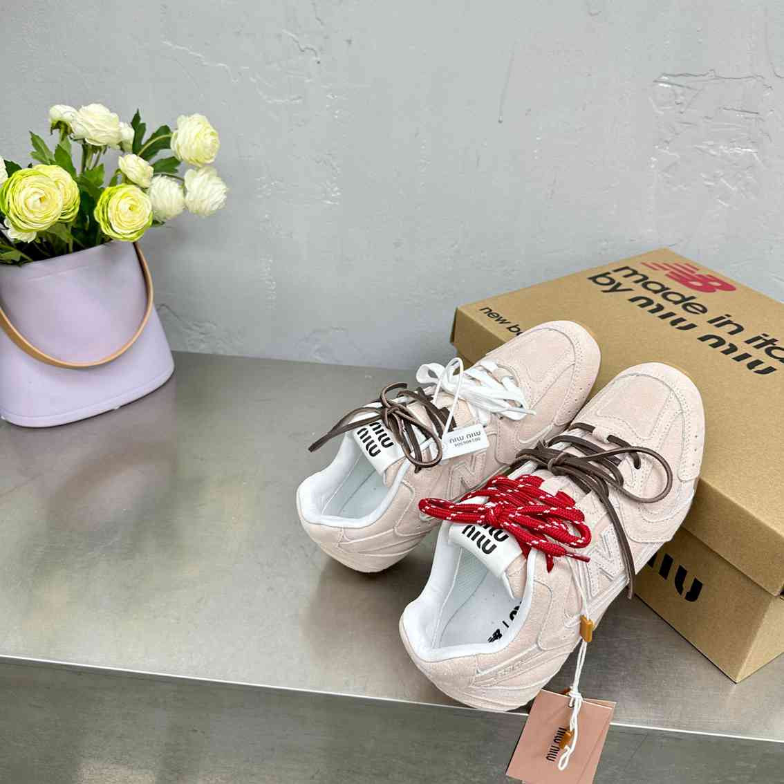 Miu Miu * New Balance sneakers blush