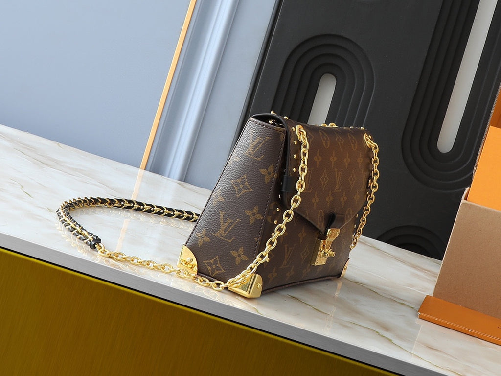 Louis Vuitton trunkie bag