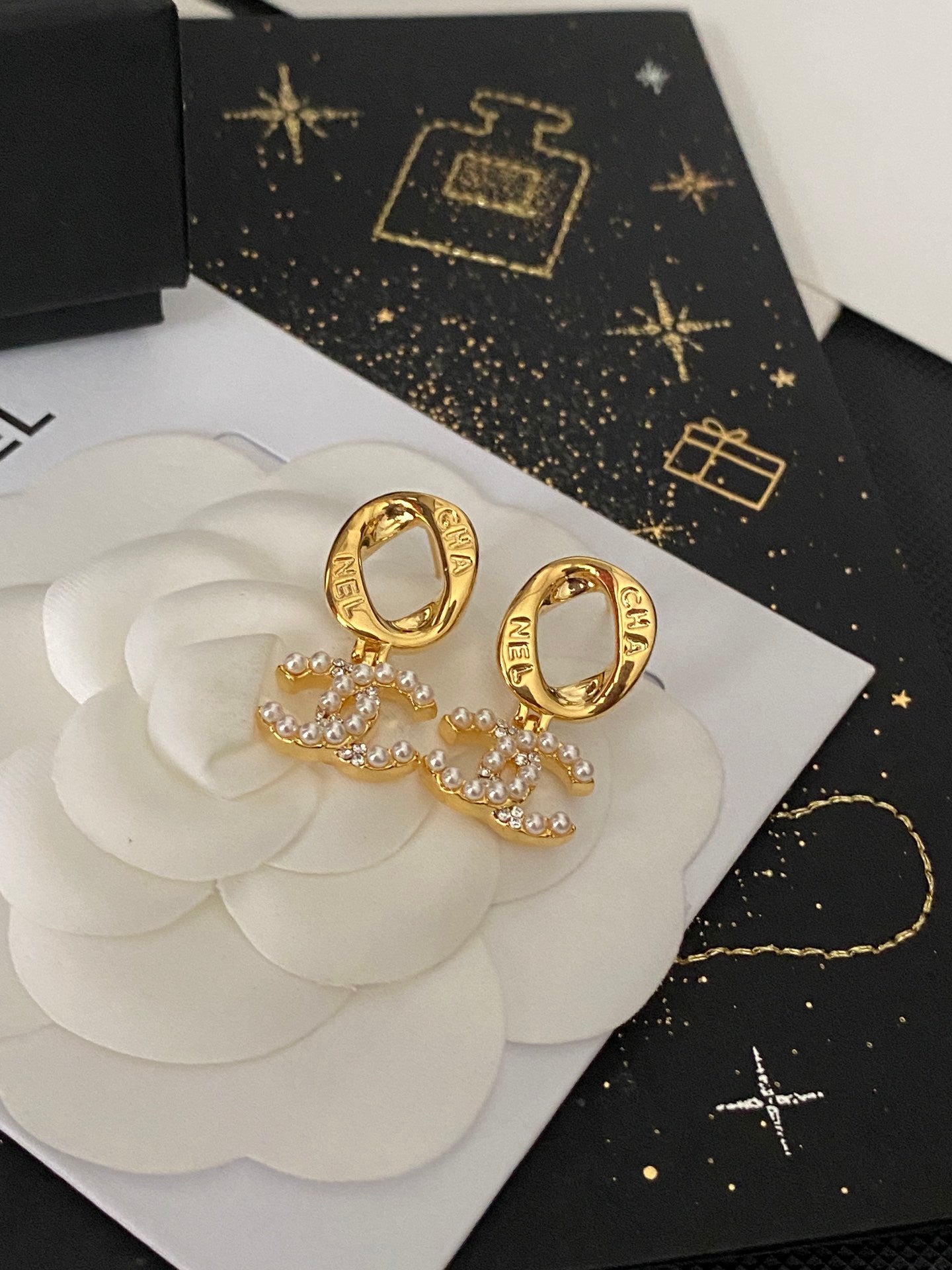Earrings Chanel