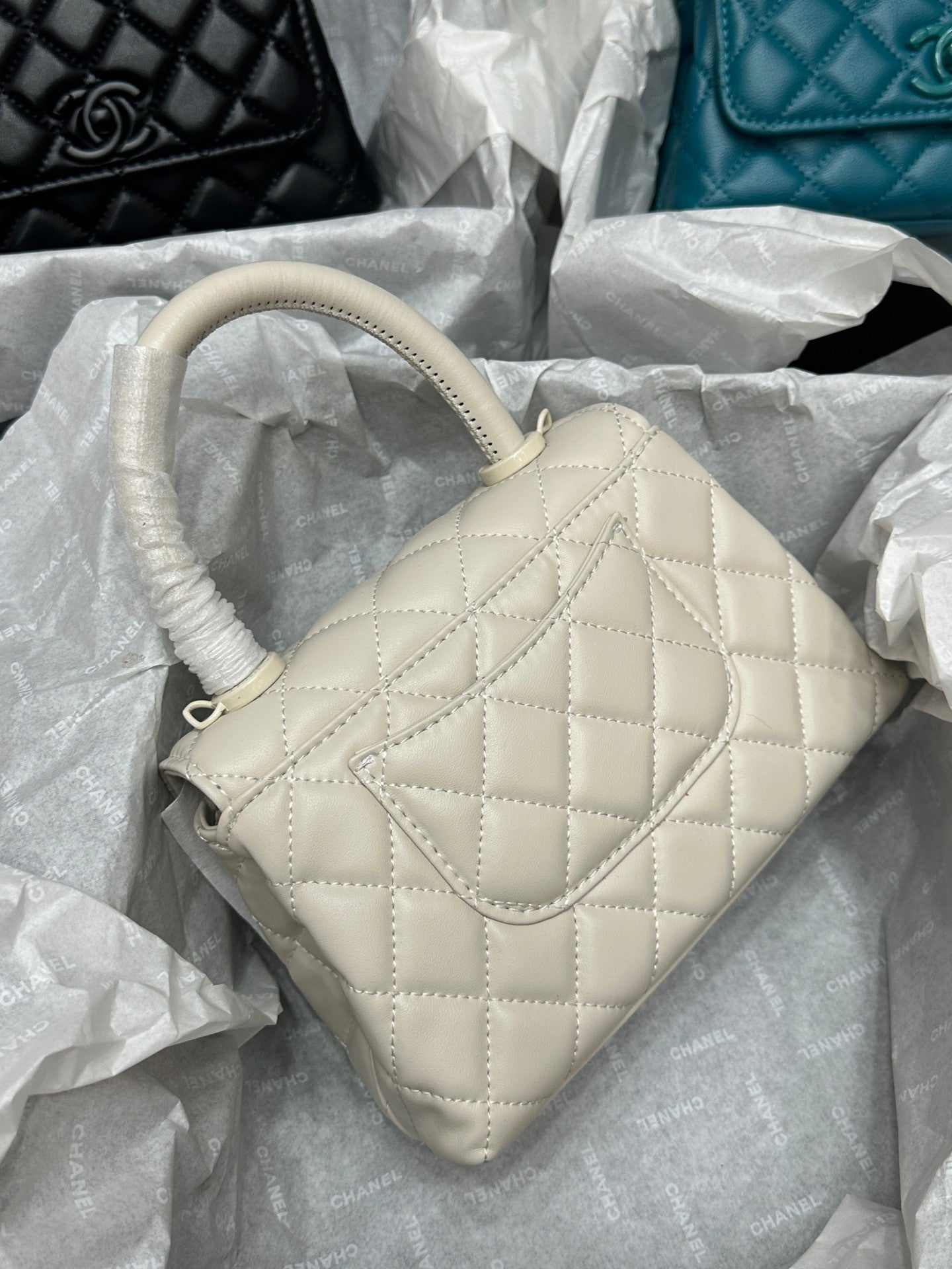 Chanel cocohandle white bag