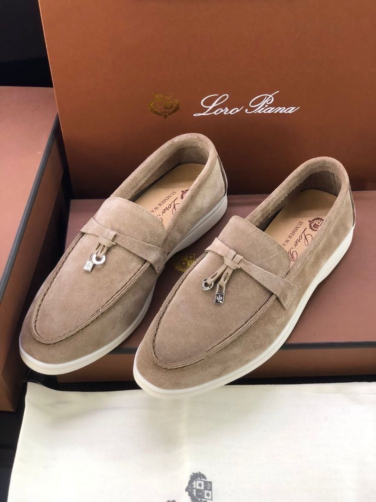 Loro Piana, o imitație de mocasini