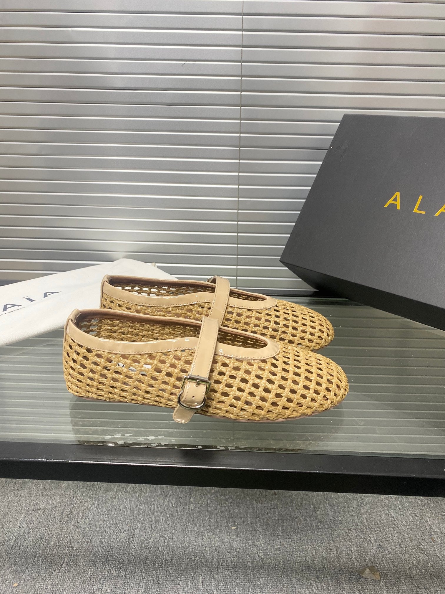 Alaia leather flats nude