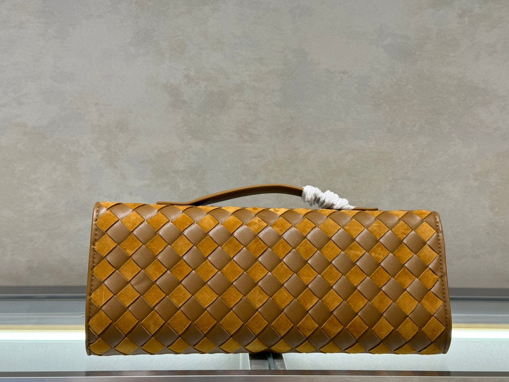 Bottega Veneta clutch honey