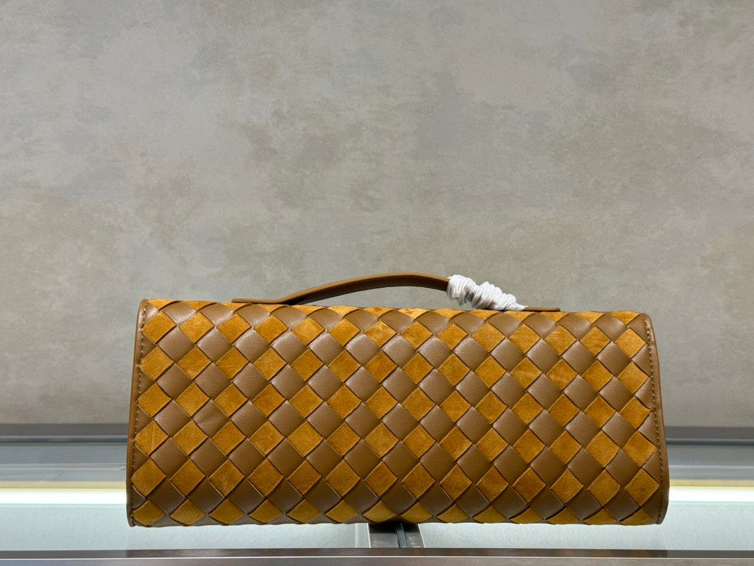 Bottega Veneta clutch honey