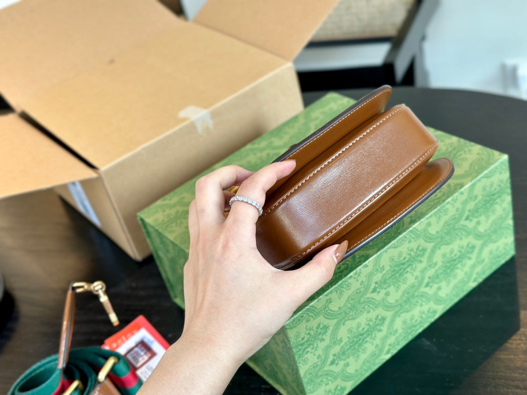 Gucci Diana Bag In Brown