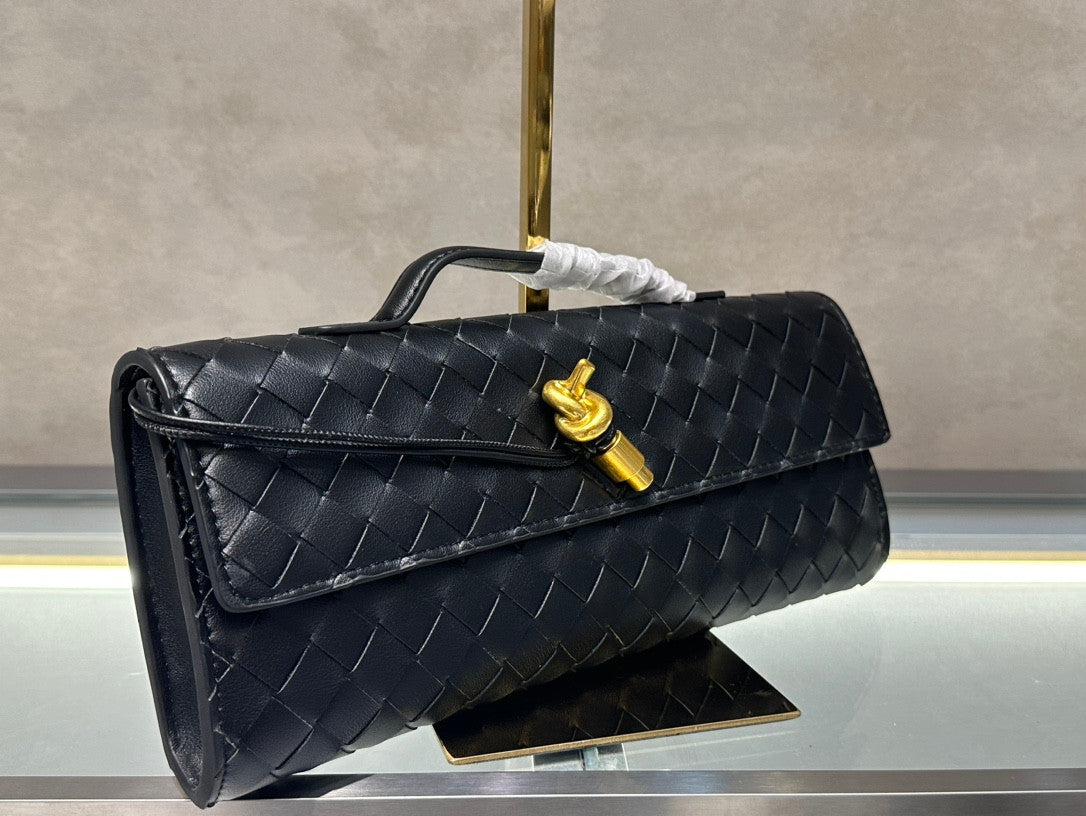 Botegga Veneta Andiamo Clutch