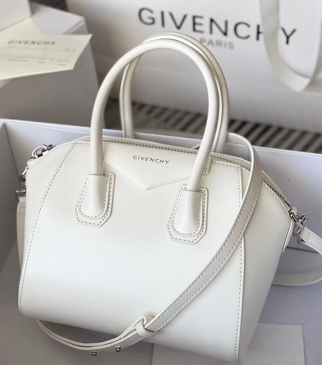 Givenchy Antigona bag white