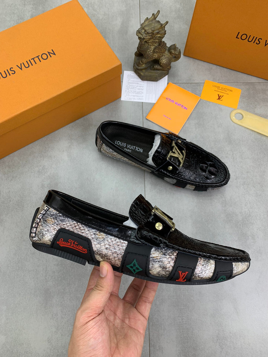 Pantofi Louis Vuitton