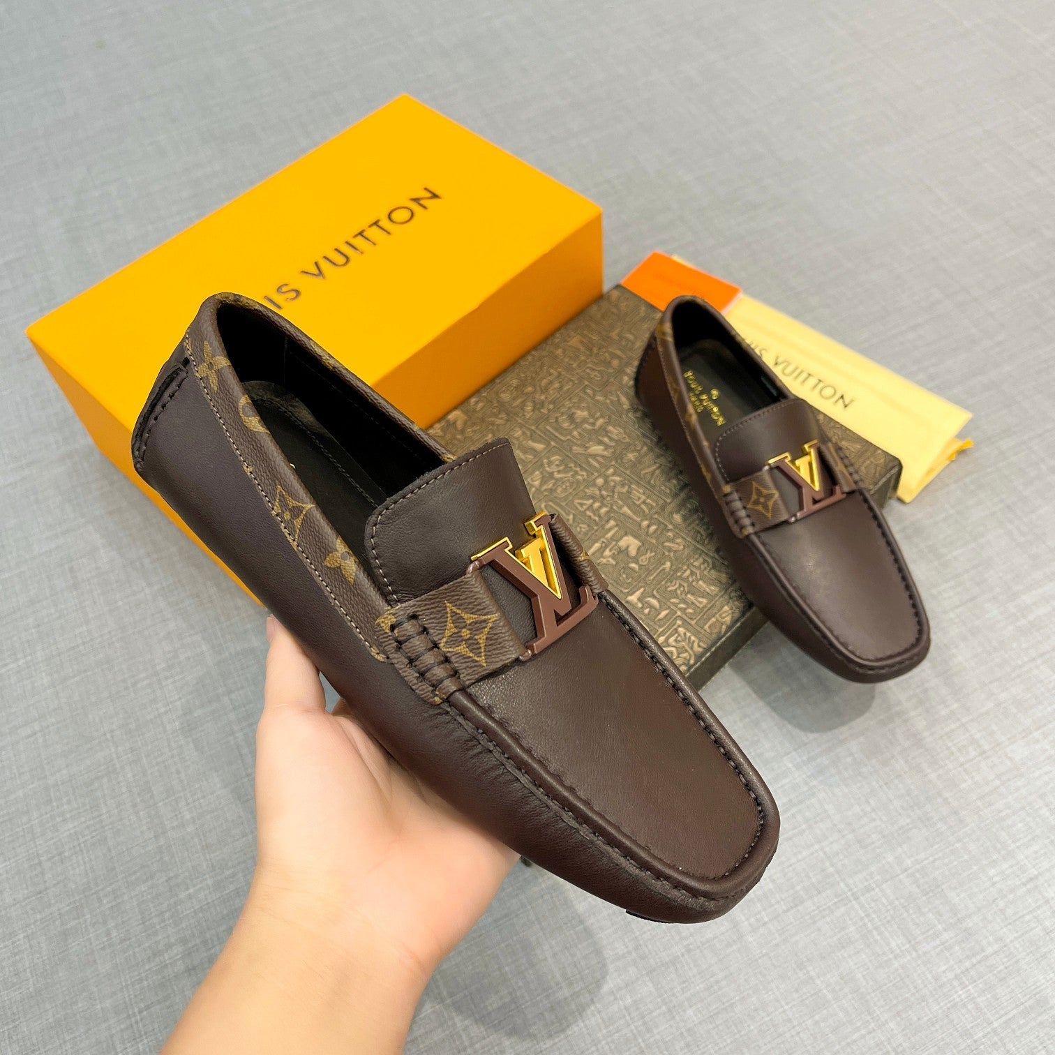 Pantofi Louis Vuitton
