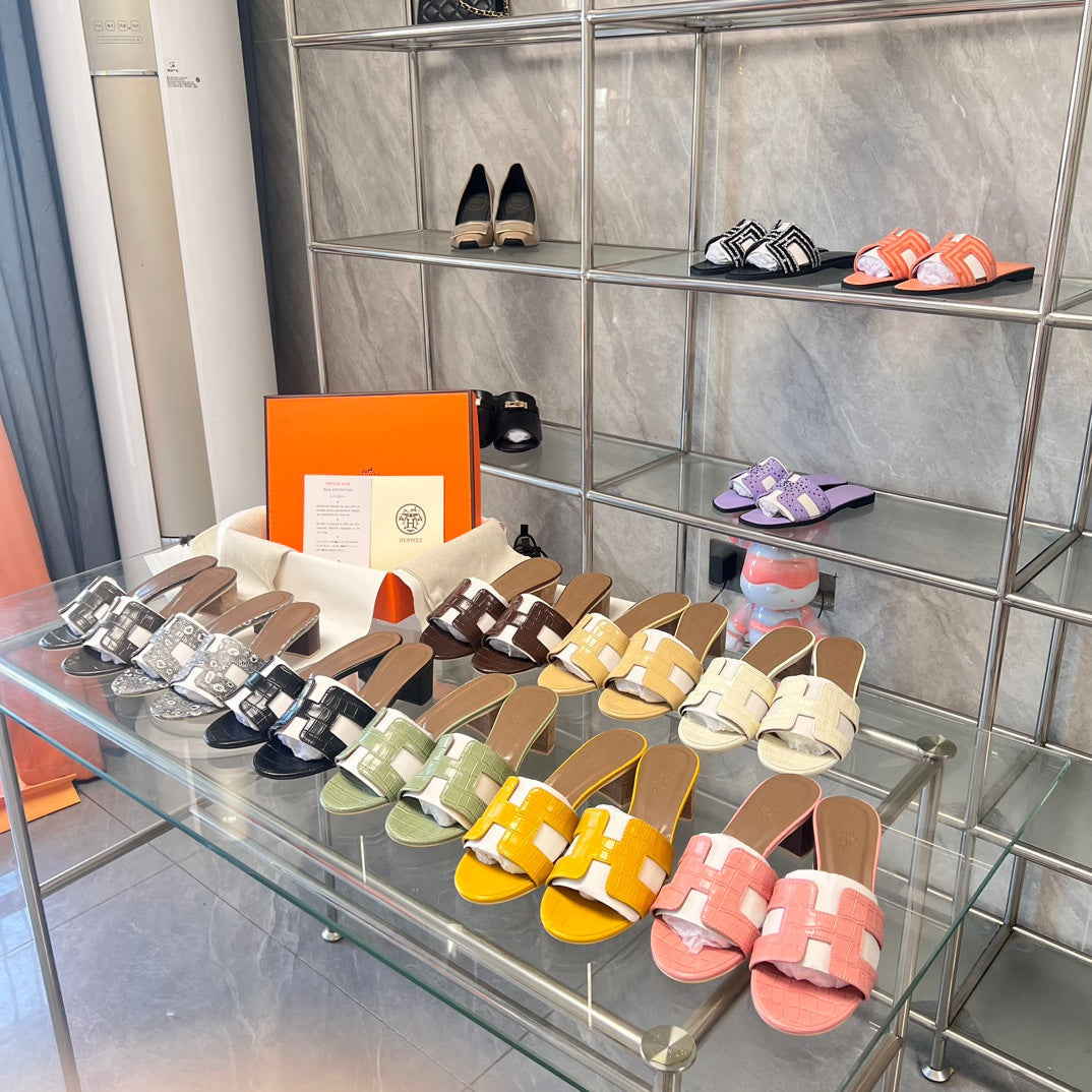 Sandale Hermes din piele crocodil
