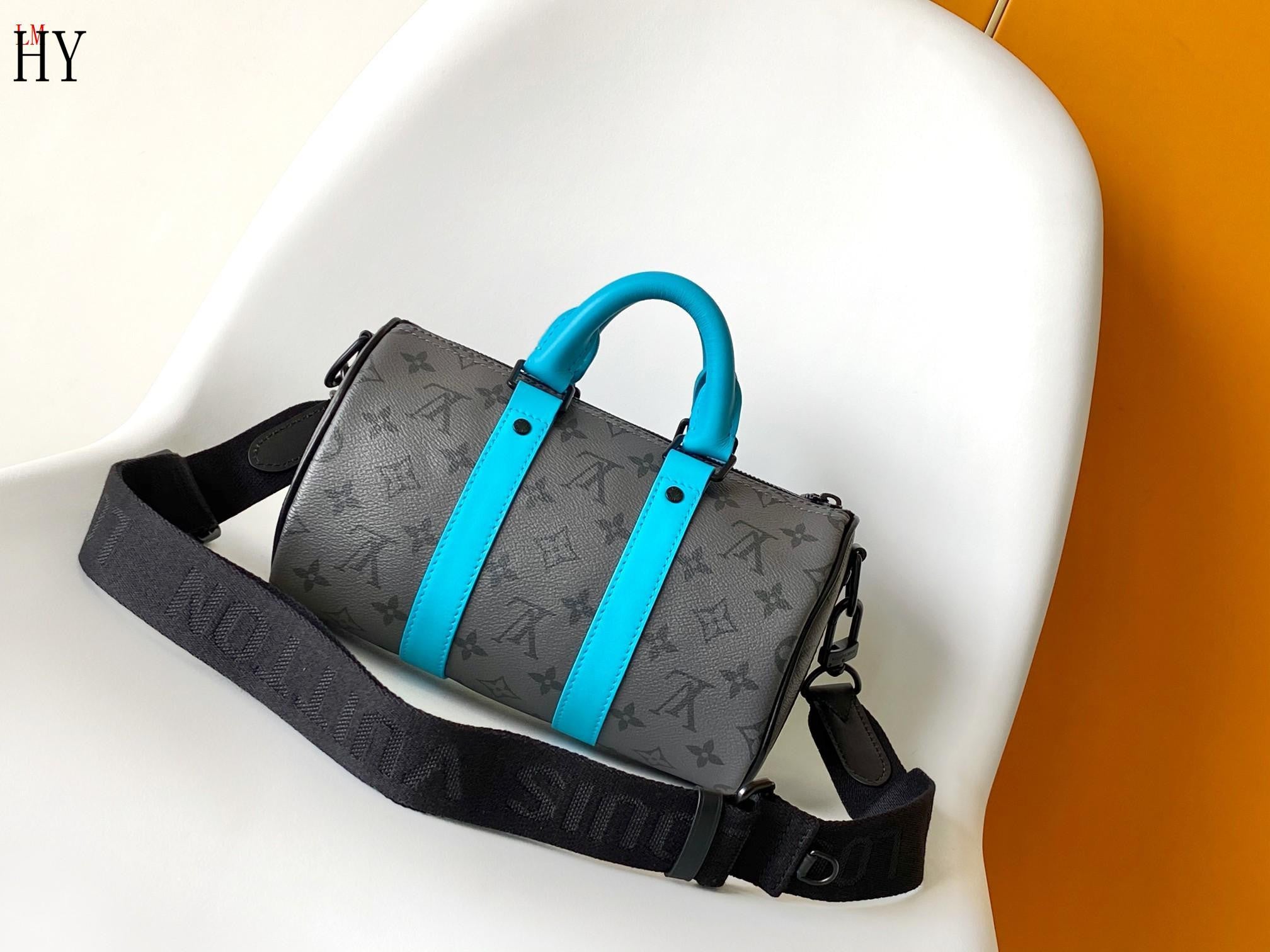 Louis Vuitton Men Bag