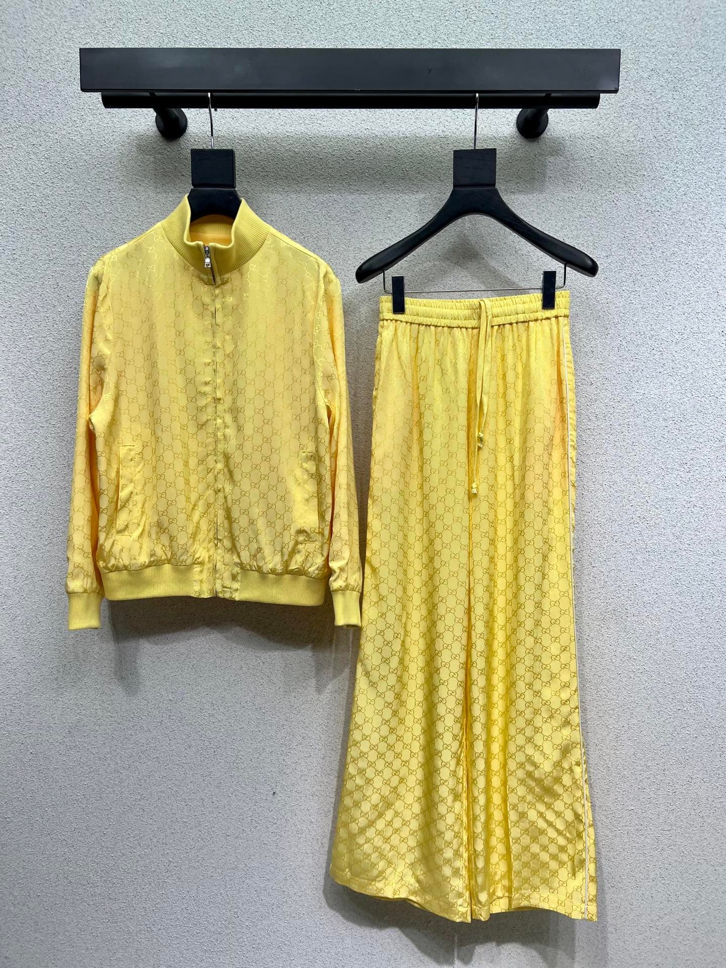 Gucci set yellow