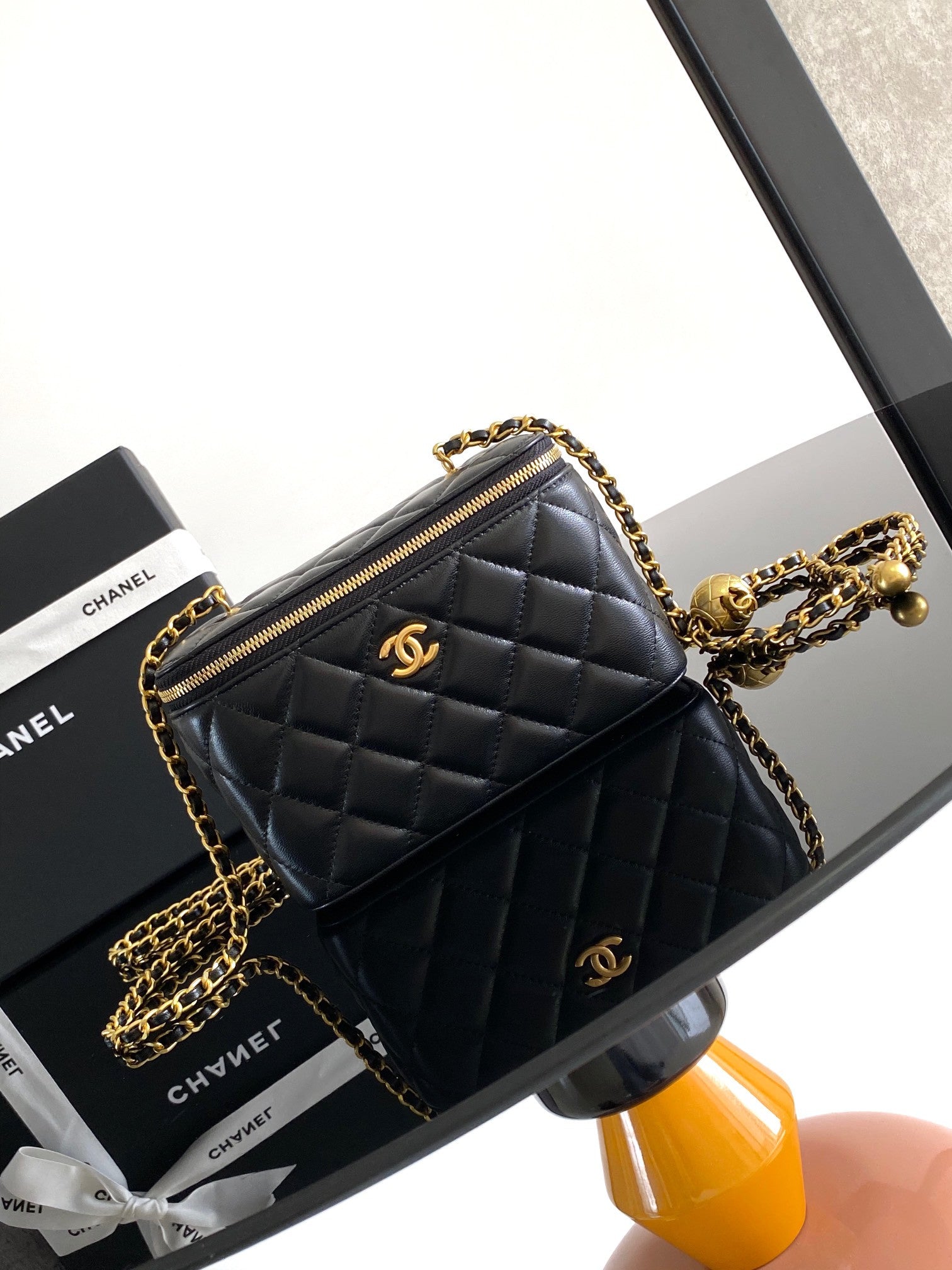 Chanel vanity bag black