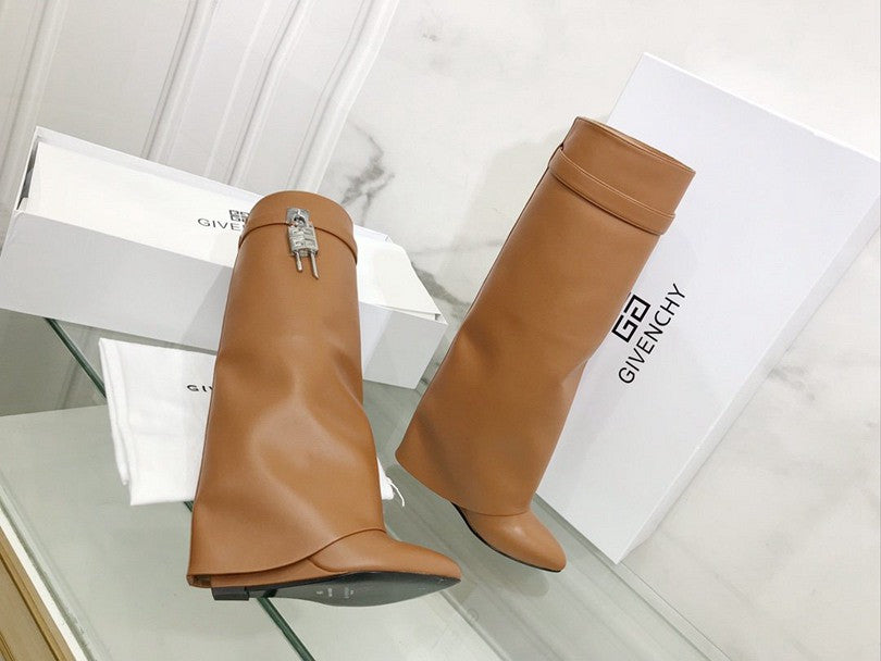 Ghete Givenchy Shark Lock din piele, maro deschis