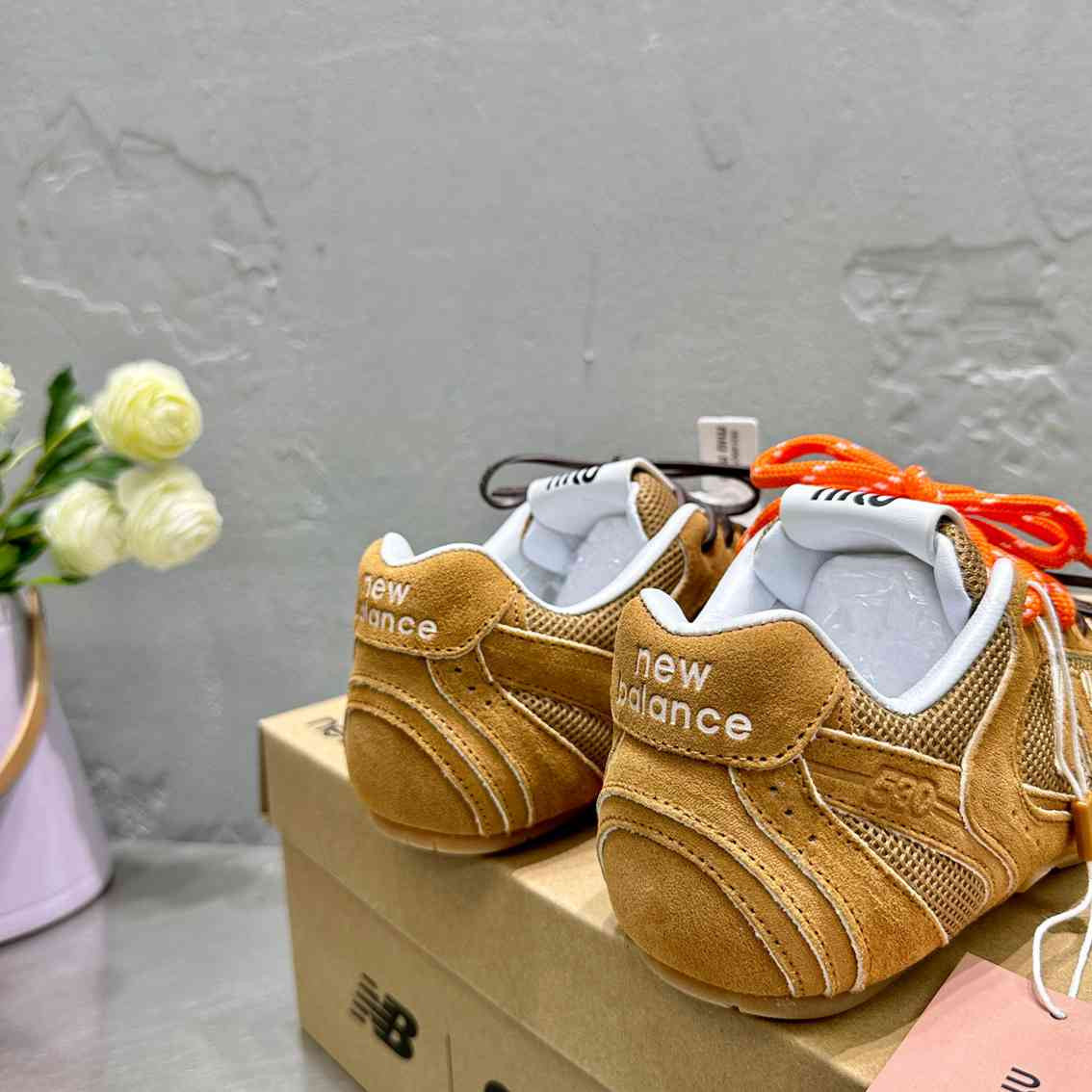 Miu Miu * New Balance sneakers brown