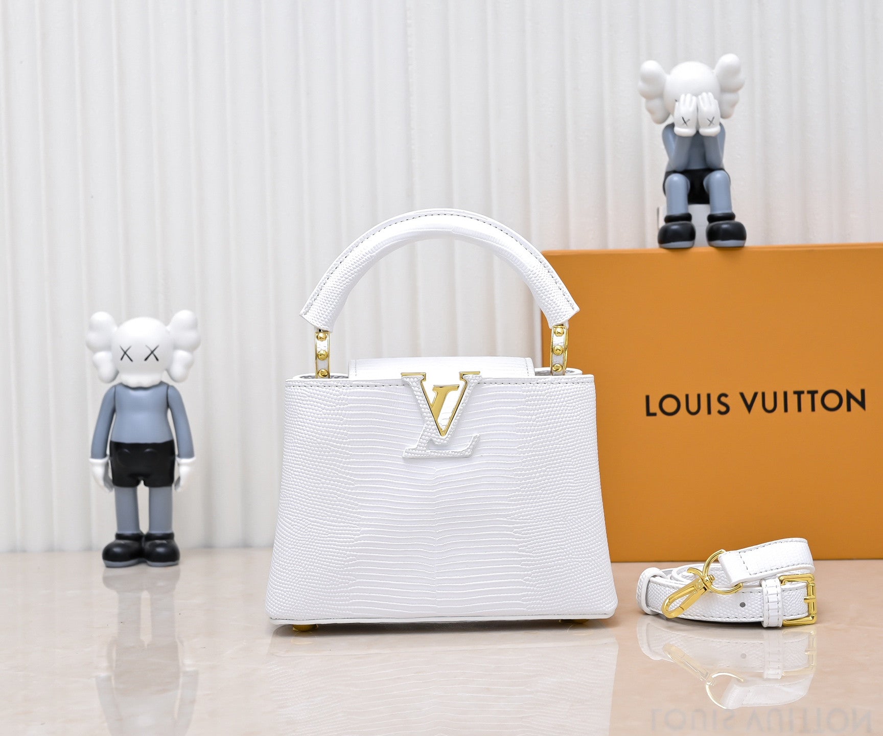 Louis Vuitton Capucines white