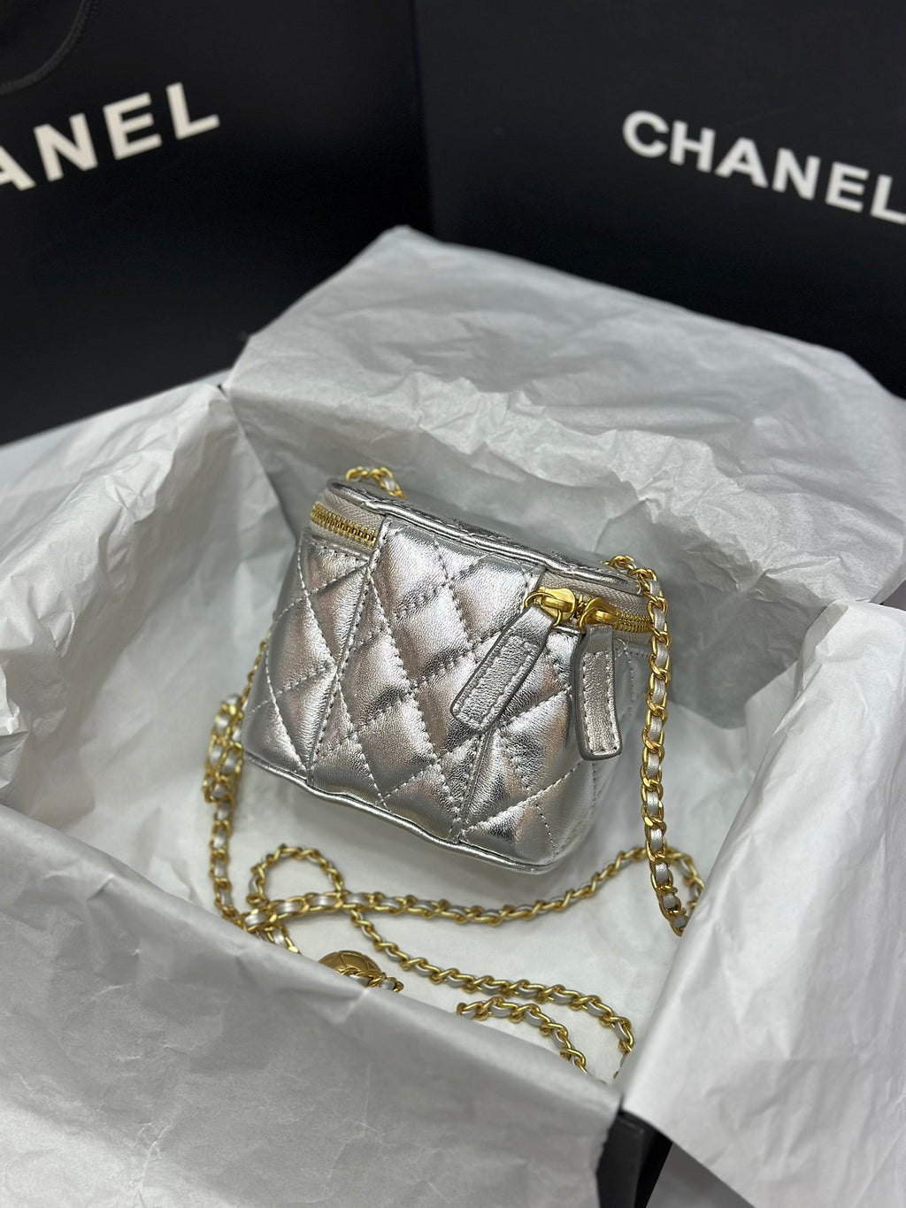 Geantă Chanel Metal Ball