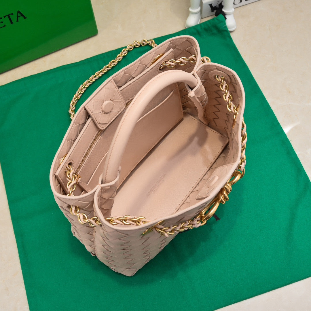 Bottega Venetta andiamo bag