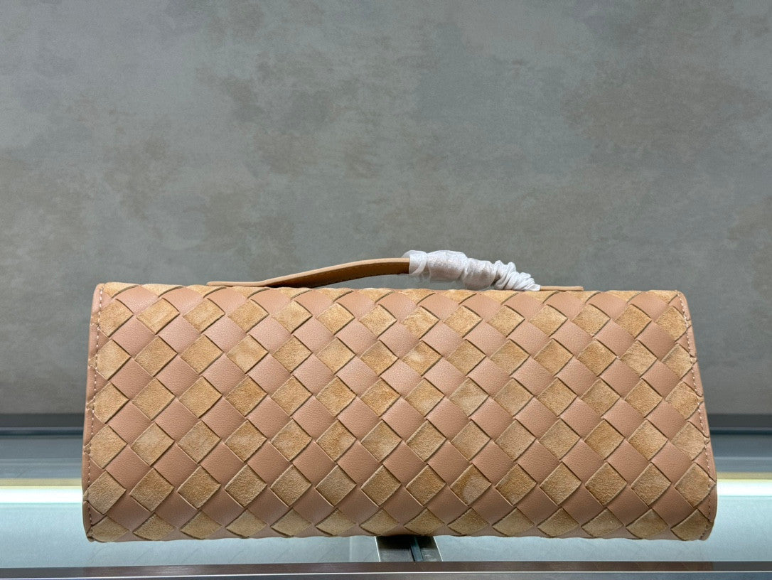 Bottega Veneta clutch nude