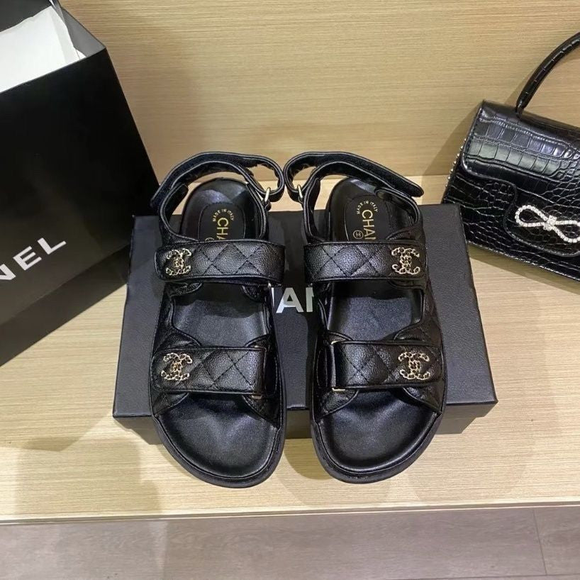 Sandale Chanel pentru tati