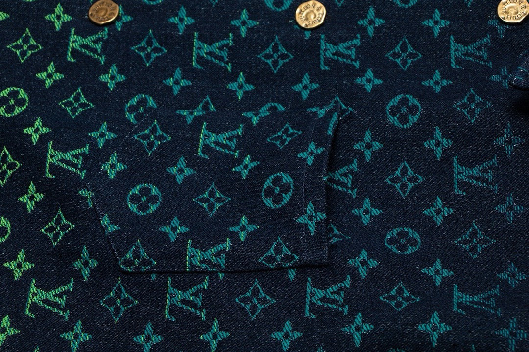 Tricou LV
