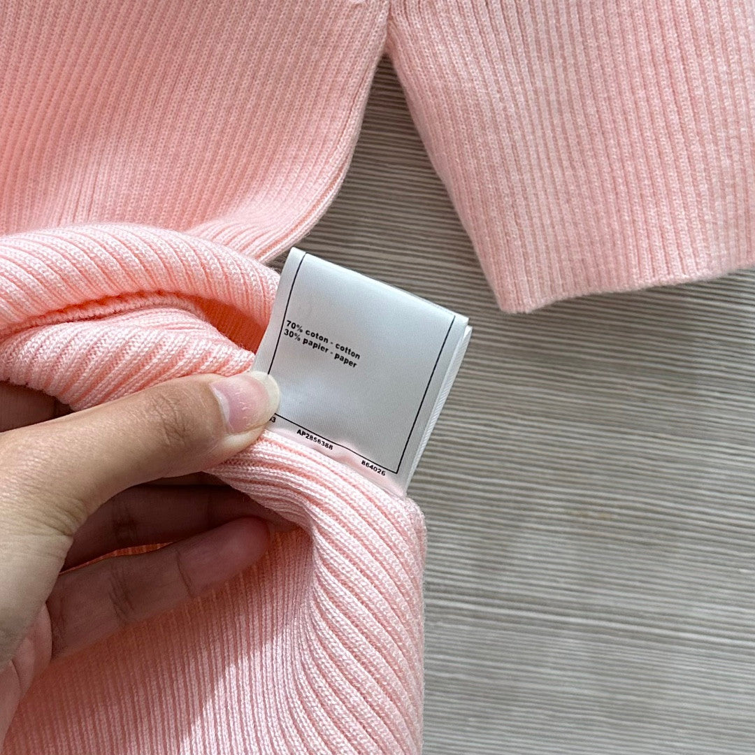 Chanel pullover logo