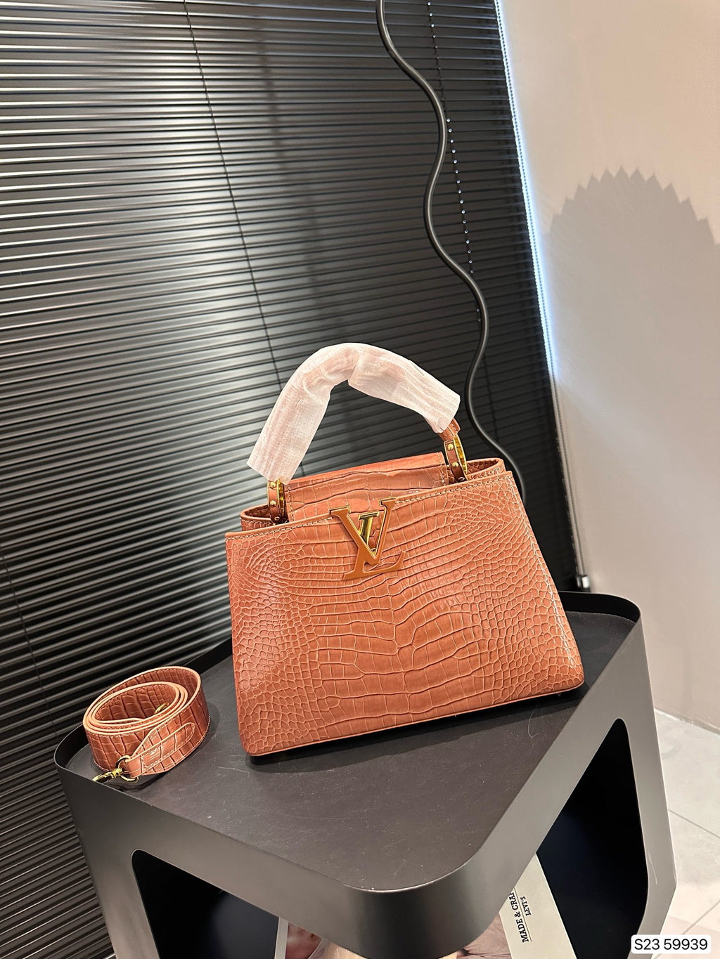 LV Capucines MM