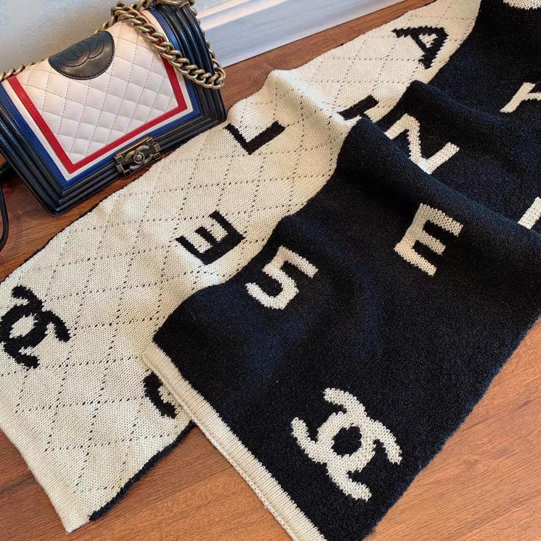 Chanel scarf wool