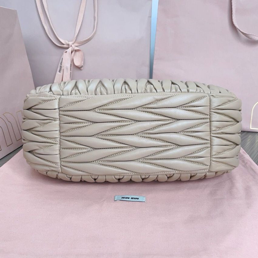 Hobo Bag Miu Miu Nude