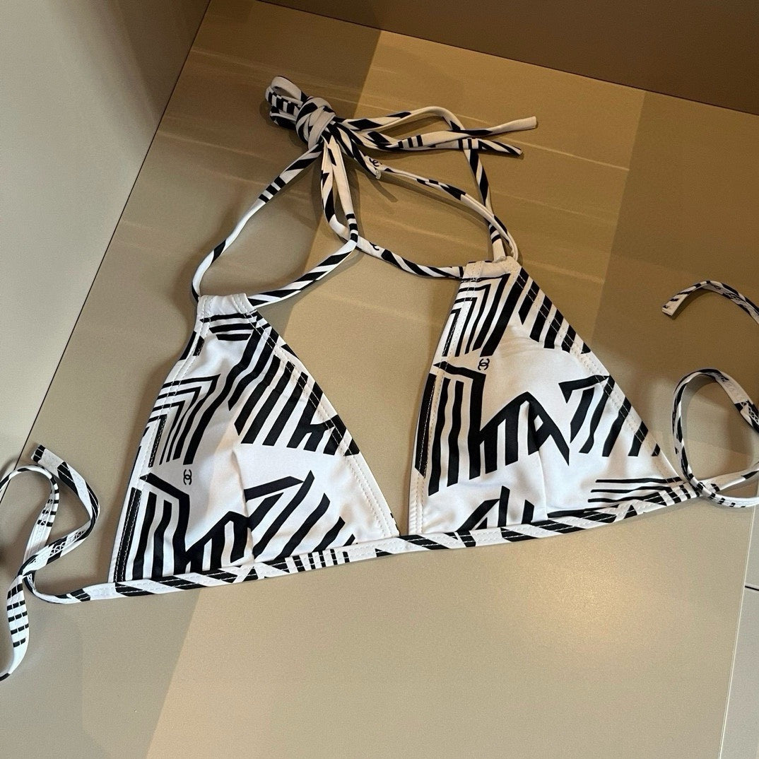 Costum de baie Chanel