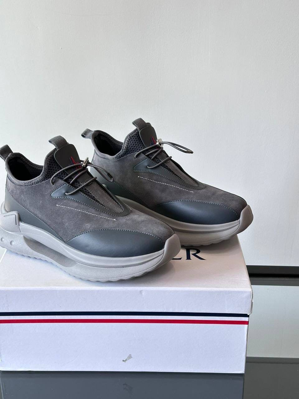 Moncler sneakers grey