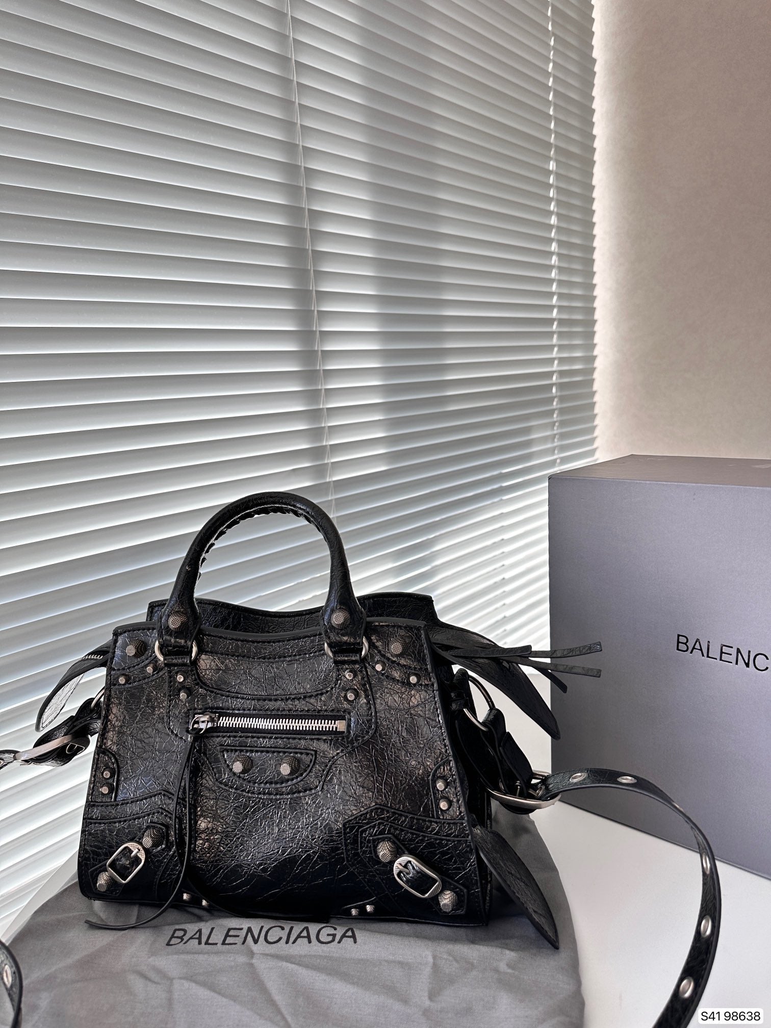 Balenciaga Neo Cagole City Bag