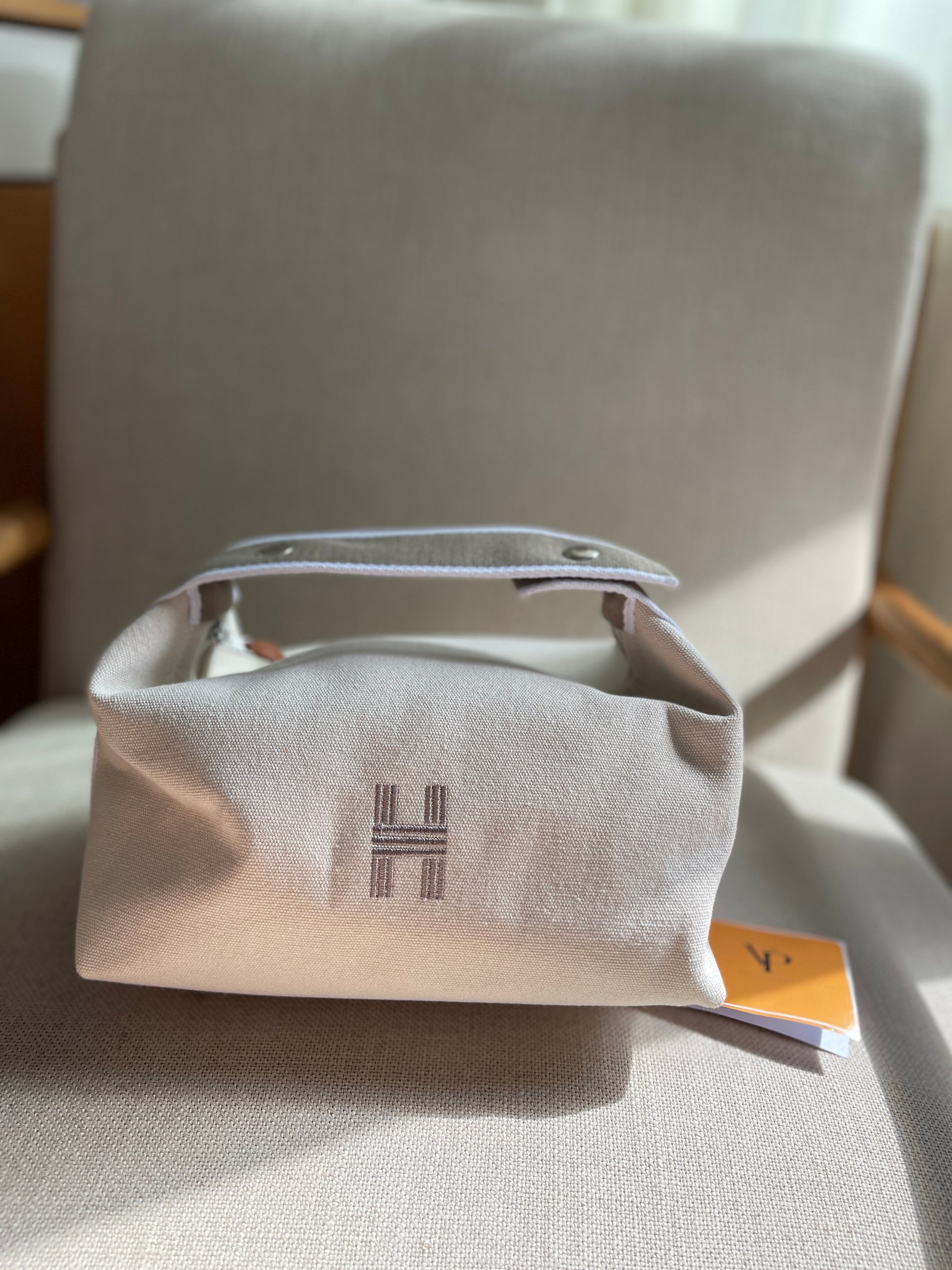 H pouch cosmetic