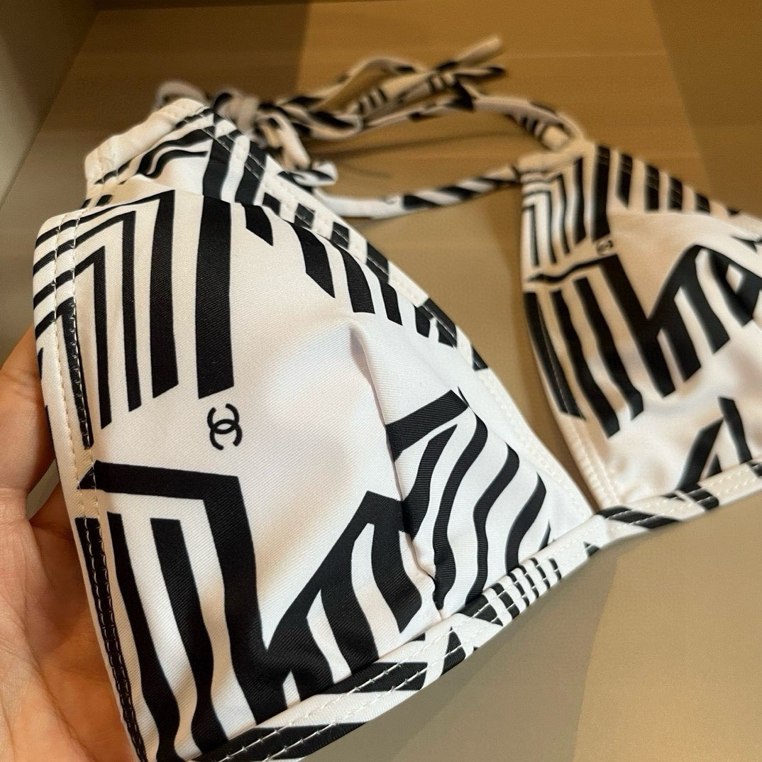 Costum de baie Chanel