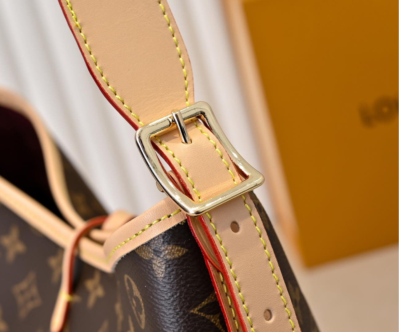 Louis Vuitton bag shoulder