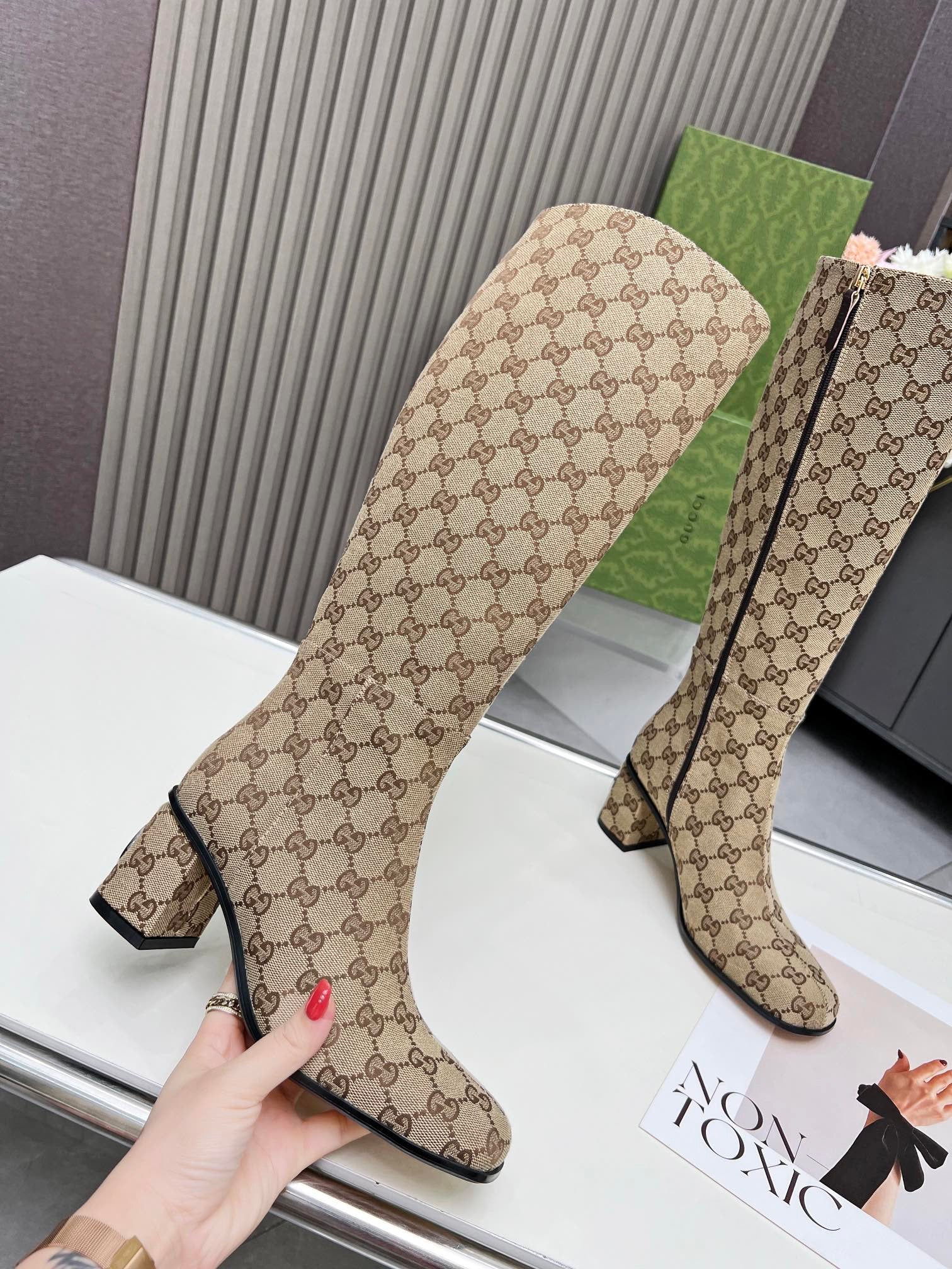 Ghete Gucci cu tocuri