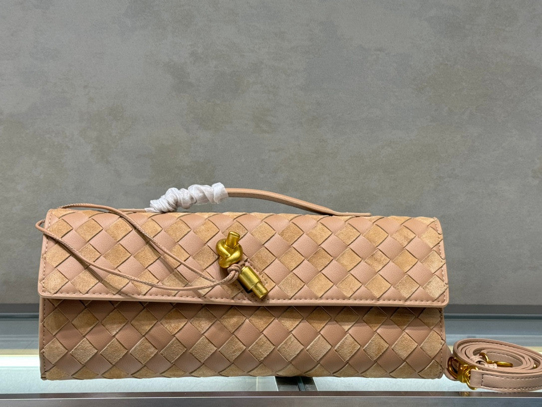Bottega Veneta clutch nude