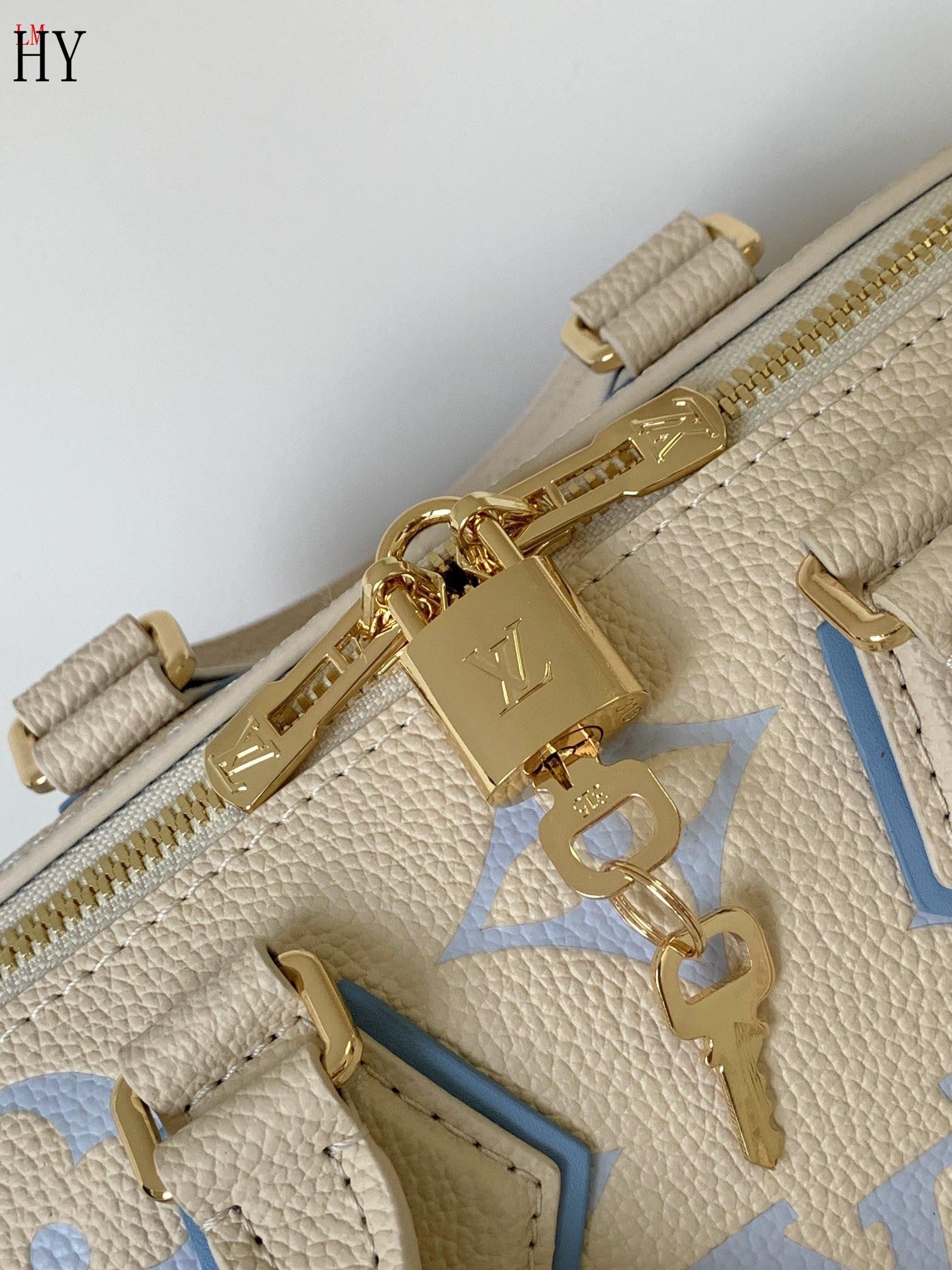 Louis Vuitton Leather Crossbody Bag Women's