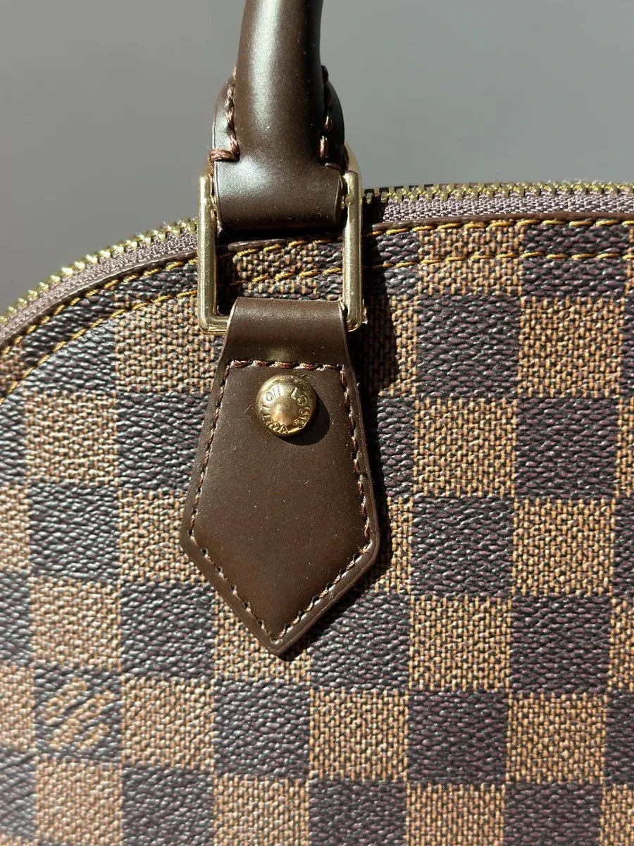 Geantă Louis Vuitton Alma