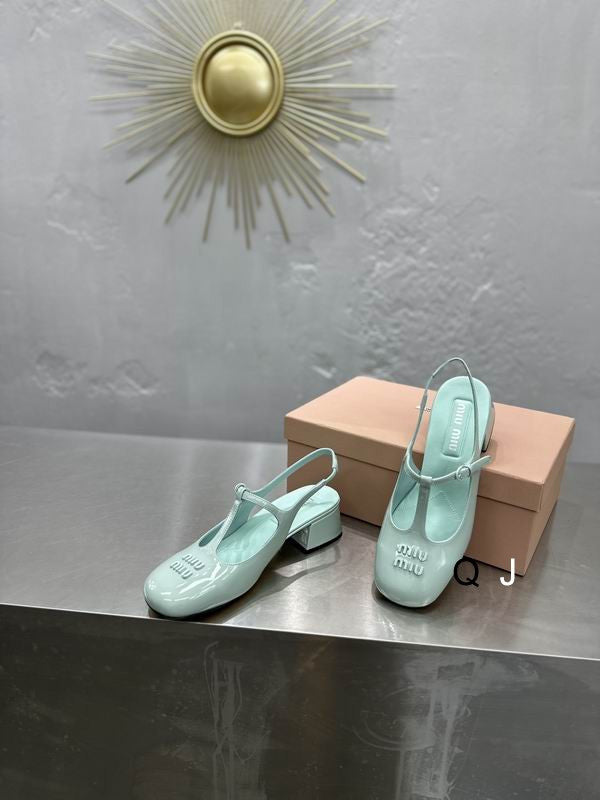 Pantofi cu slingback din piele lăcuită