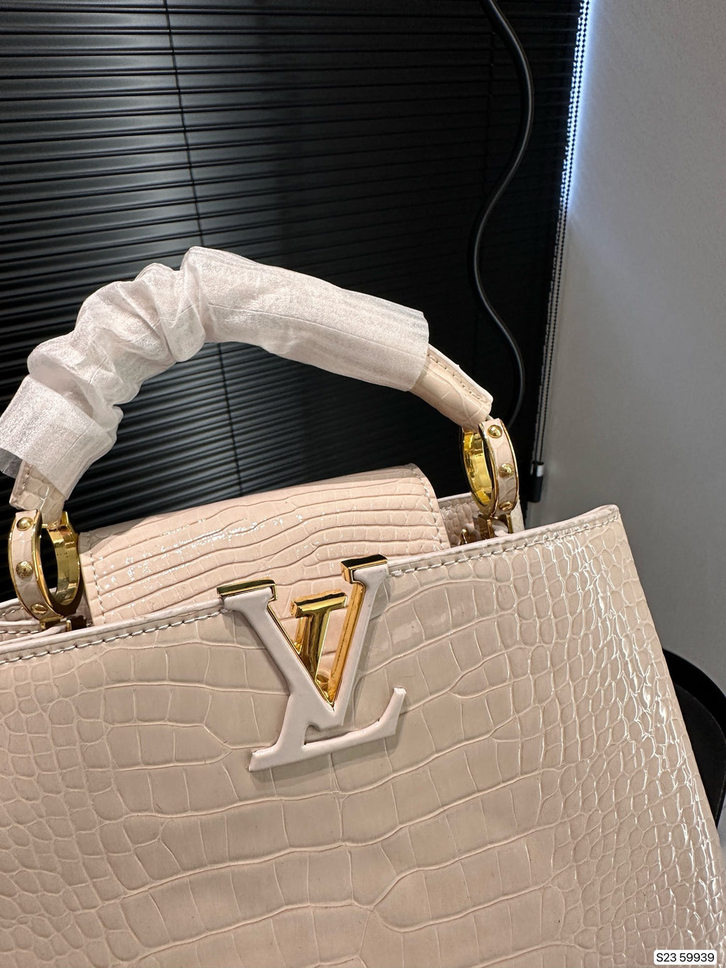 LV Capucines MM