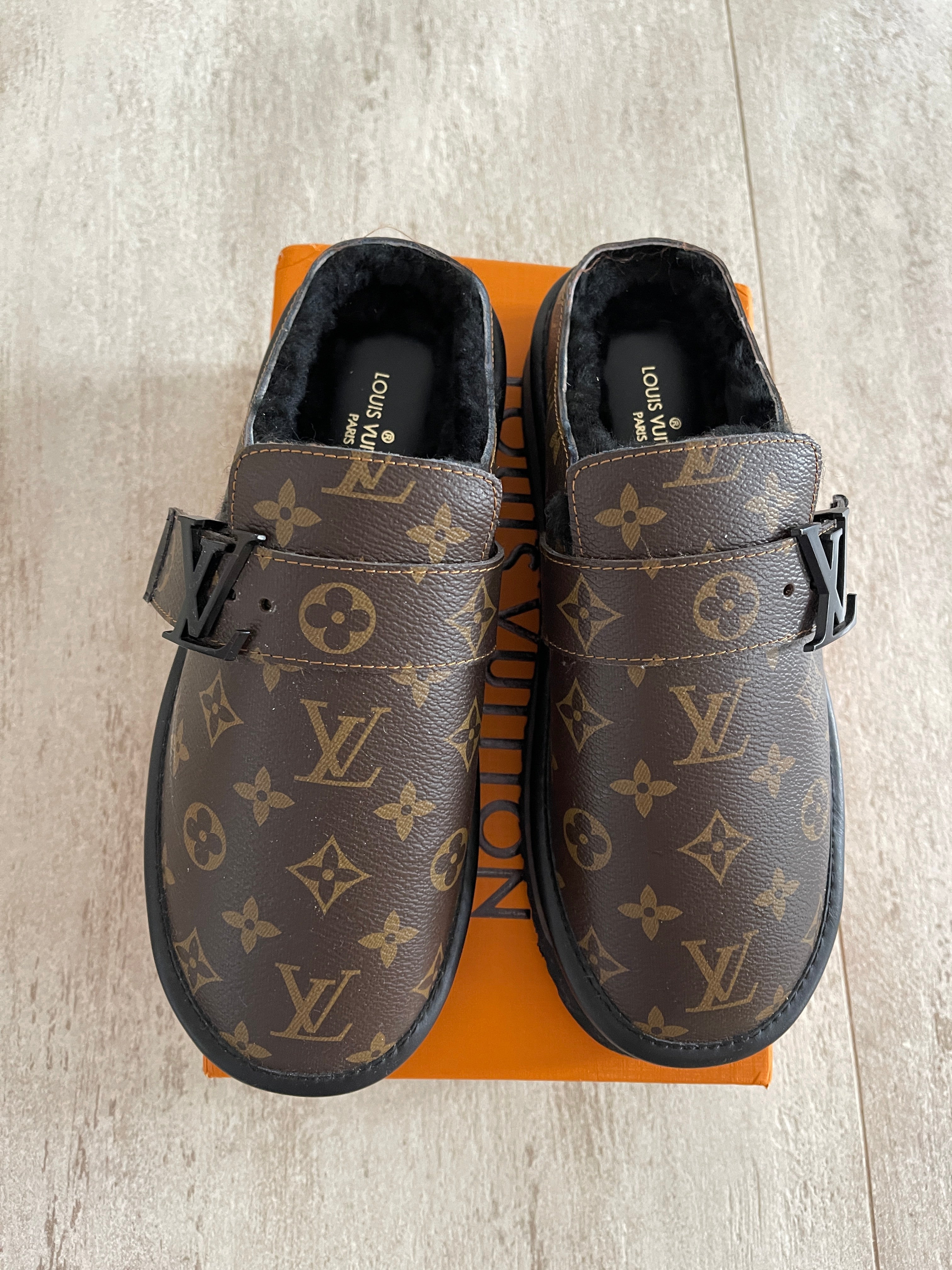 Pantofi Louis Vuitton