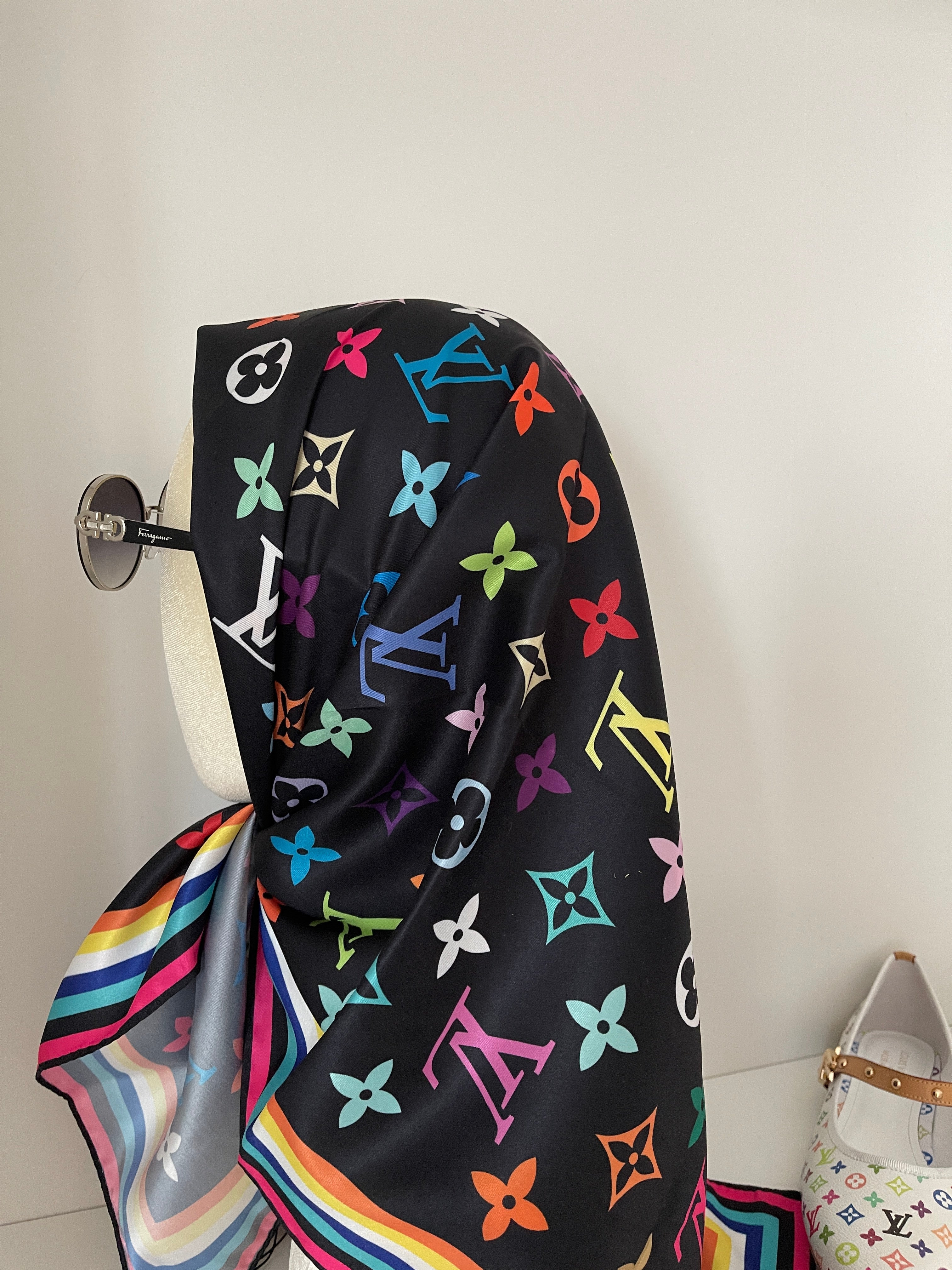 Louis Vuitton scarf black