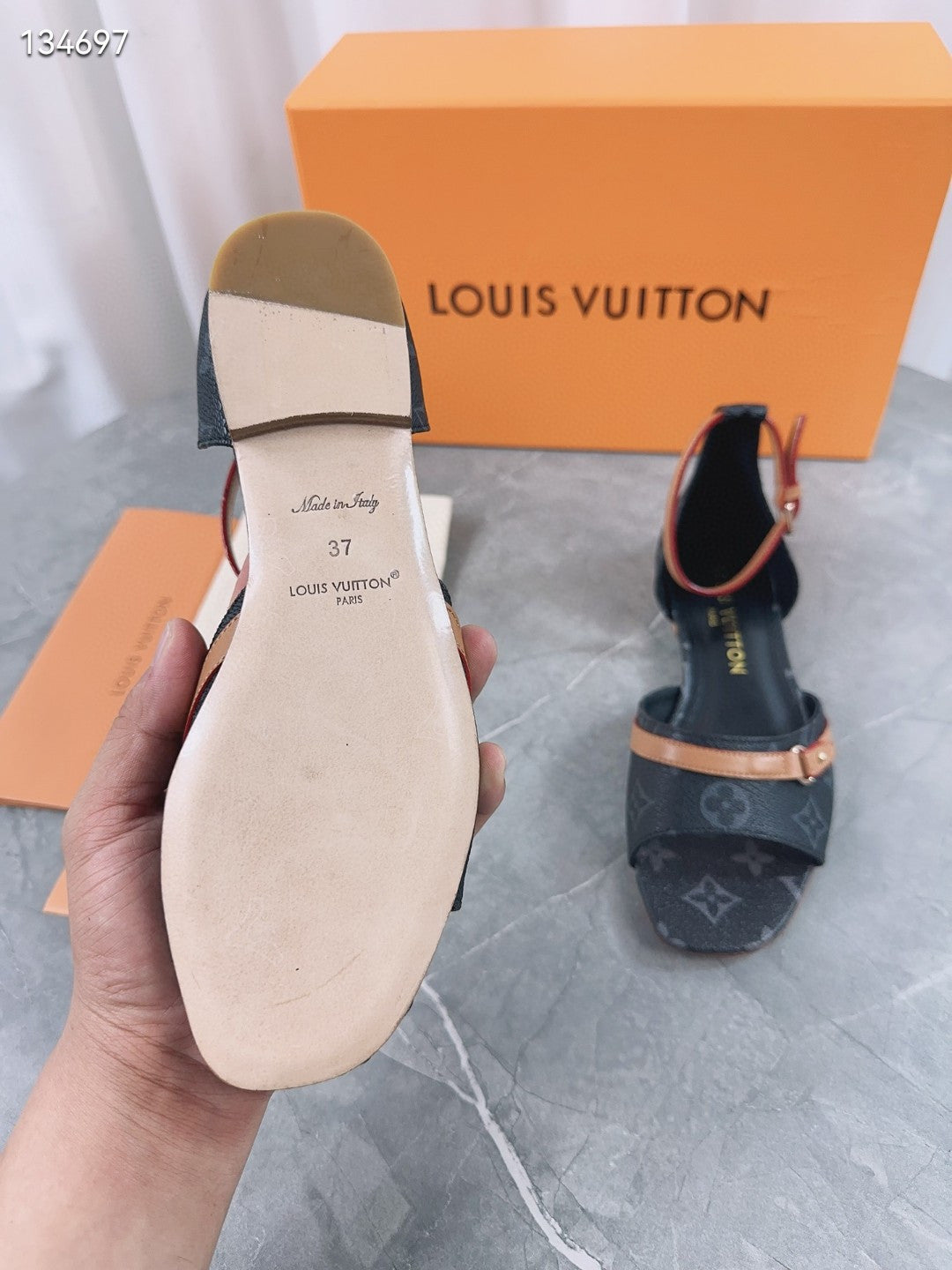 Pantofi Louis Vuitton