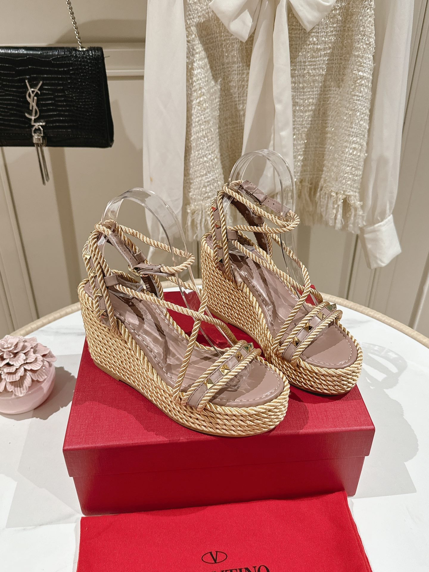 Valentino sandals nude