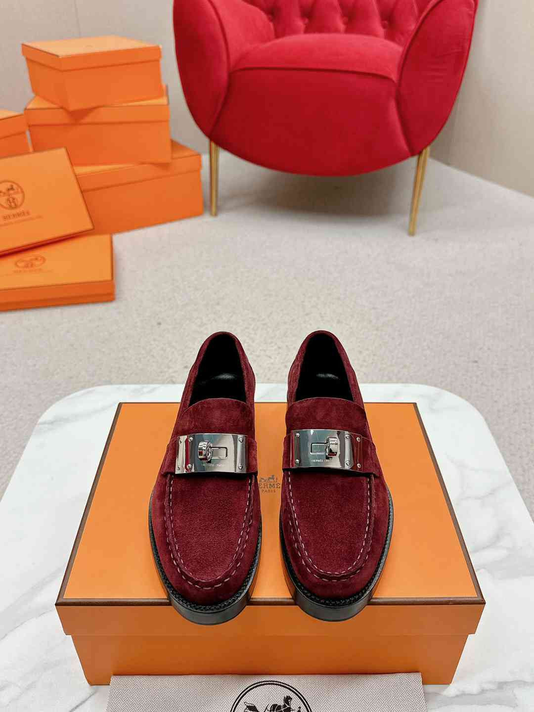 Mocasini Hermes din piele întoarsă
