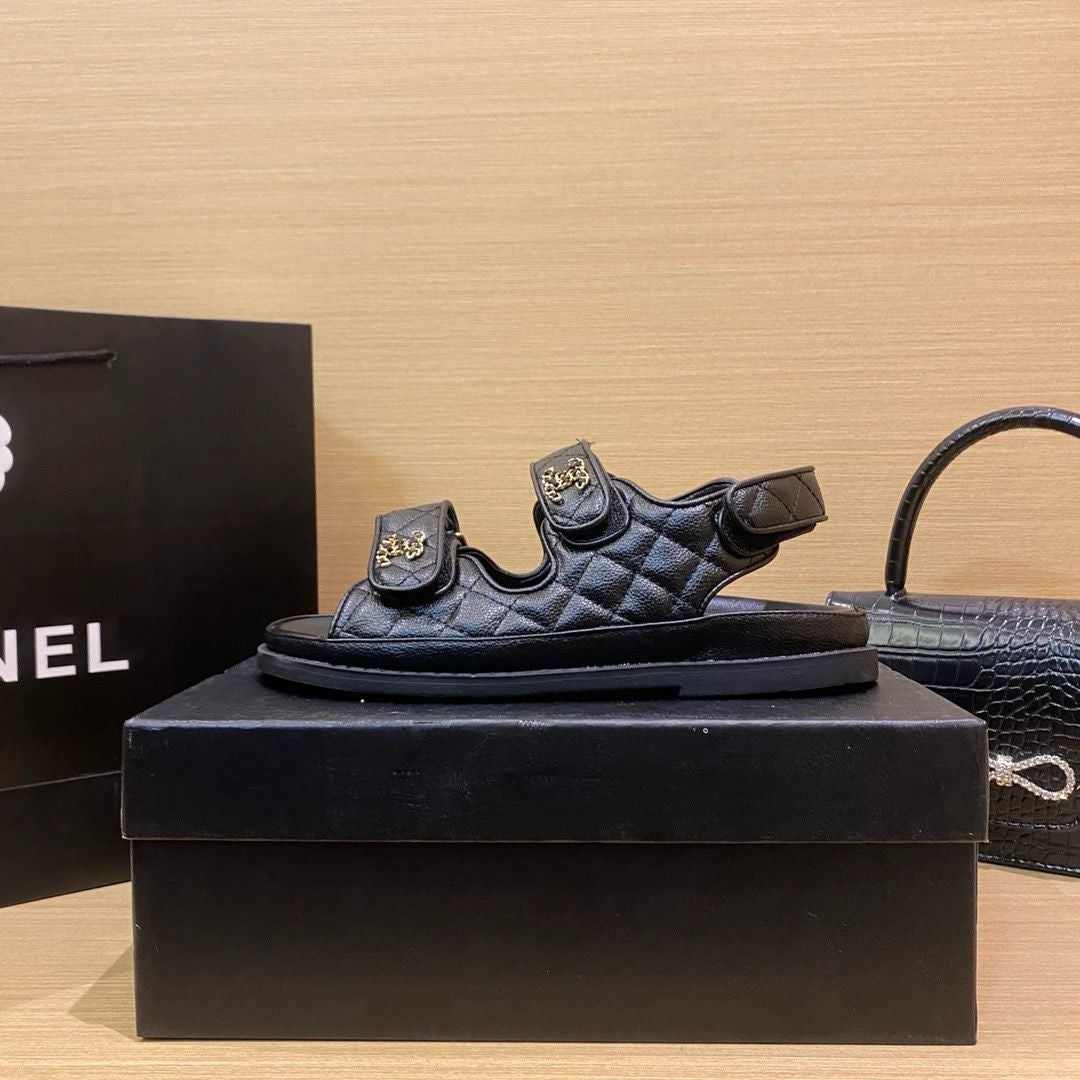 Sandale Chanel pentru tati