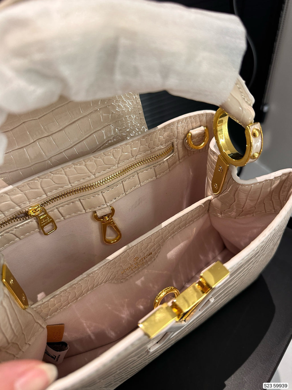 LV Capucines MM